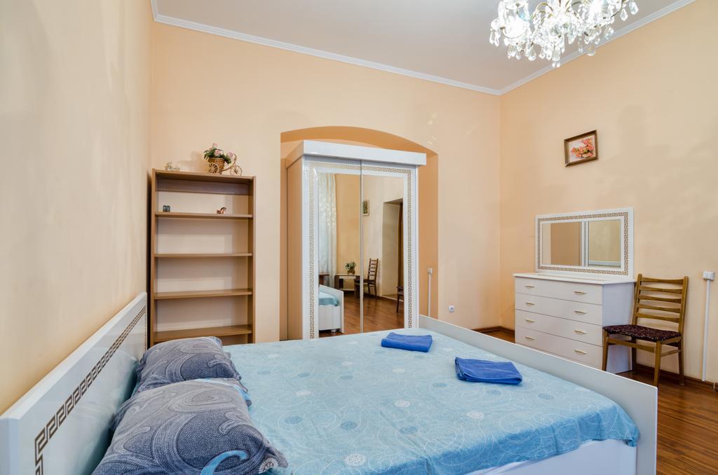 Leogrand Apartments Teodora 3 Лвив Екстериор снимка