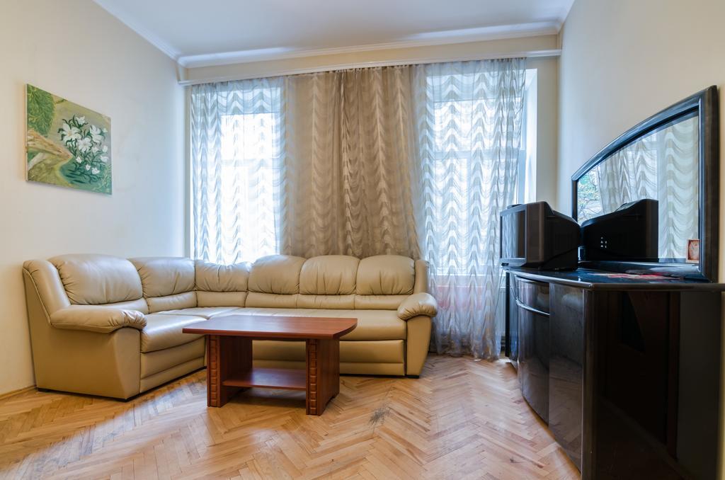 Leogrand Apartments Teodora 3 Лвив Екстериор снимка