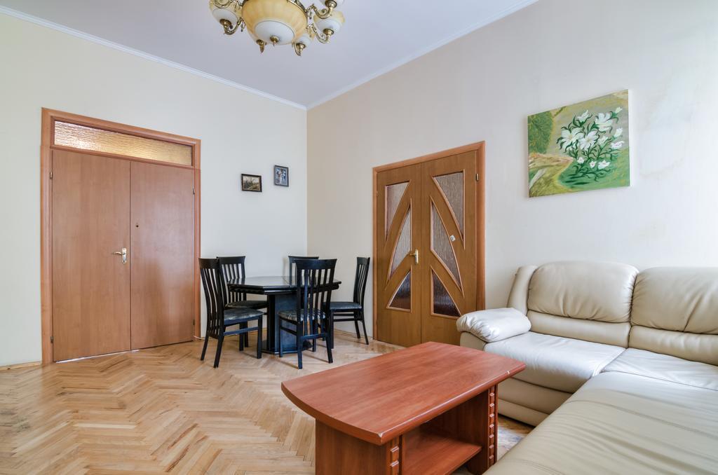 Leogrand Apartments Teodora 3 Лвив Екстериор снимка
